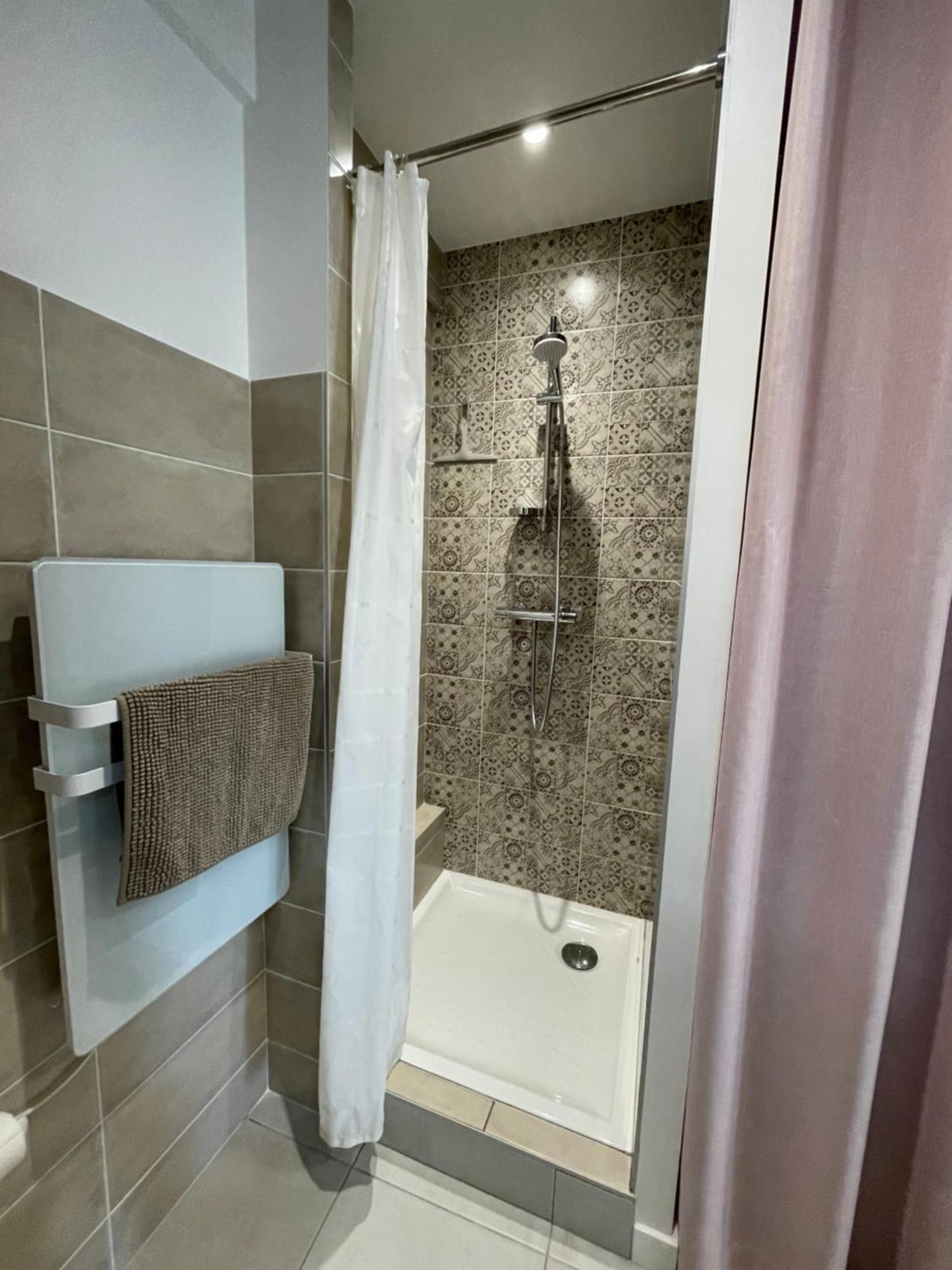 Du Faubourg Apartment *